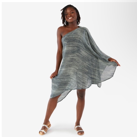 Asymmetrical, one shoulder, shape cover-up - Picture 4 of 5